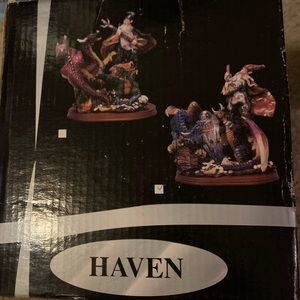 Gorgeous dragon sculpture